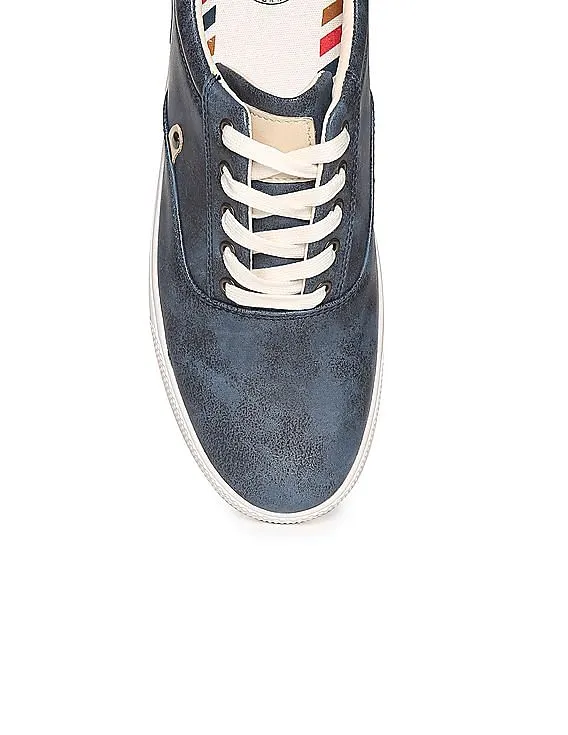 Aeropostale Contrast Sole Low Top Sneakers