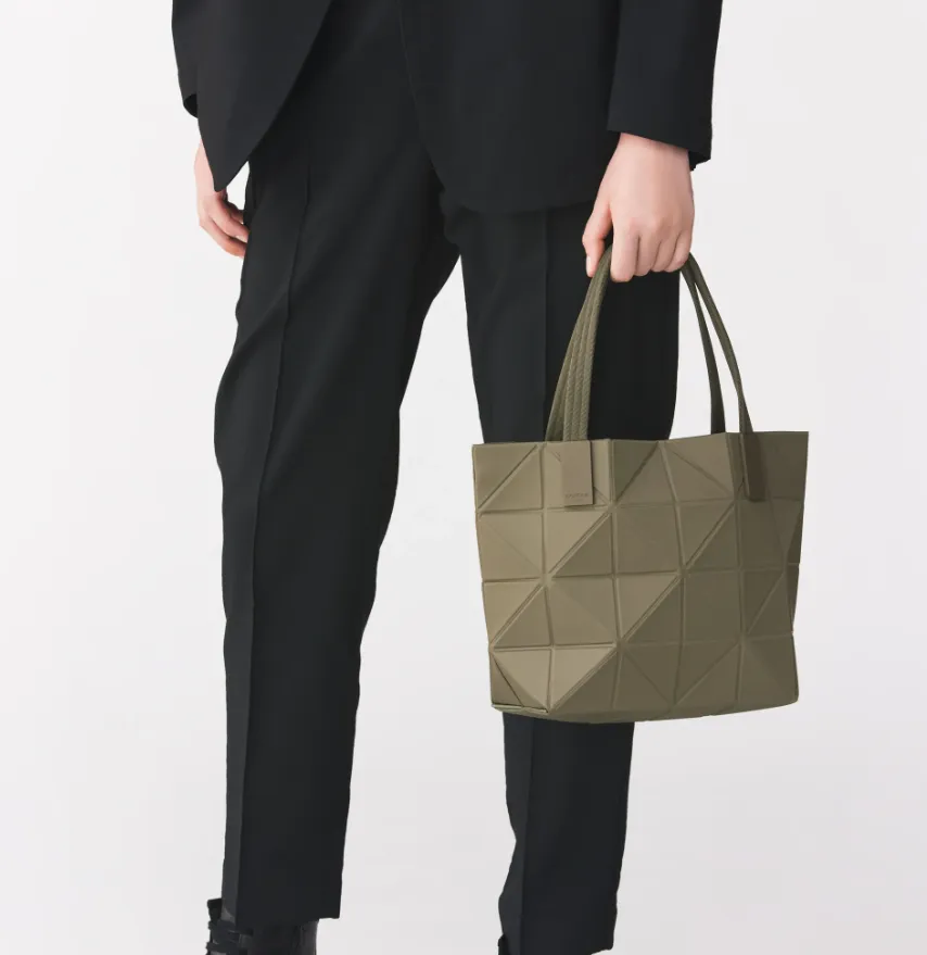 BAO BAO ISSEY MIYAKE TRACK HANDBAG 4x6 Checkered pattern